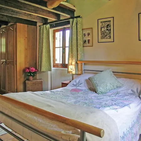 4 Bedroom Gorgeous In Holiday home *
